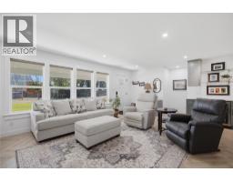 3747 Hilliam Road, Scotch Creek, BC V0E1M5 Photo 12