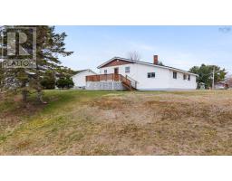 Living room - 284 Willow Street, Parrsboro, NS B0M1S0 Photo 6