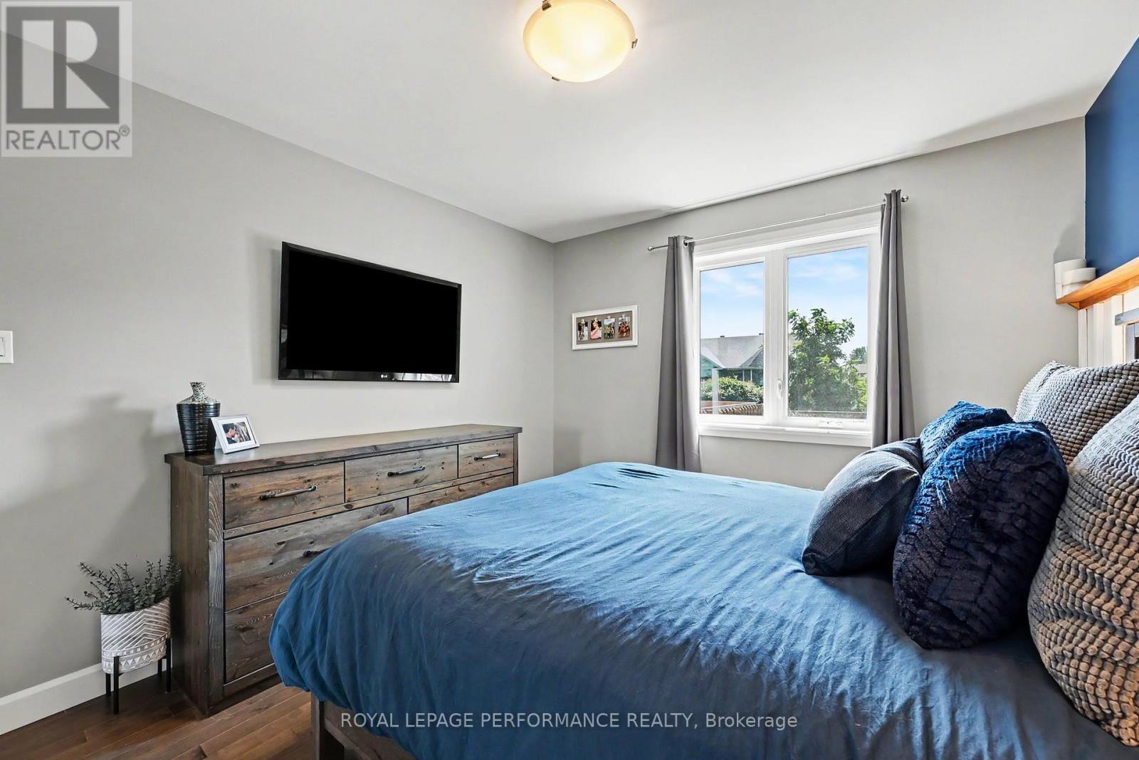 262 LOURDES AVENUE - 23
