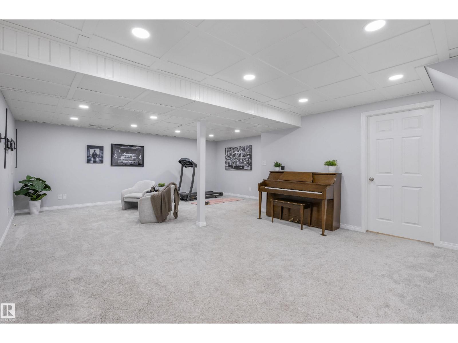 25 AMHERST CR - Image 28