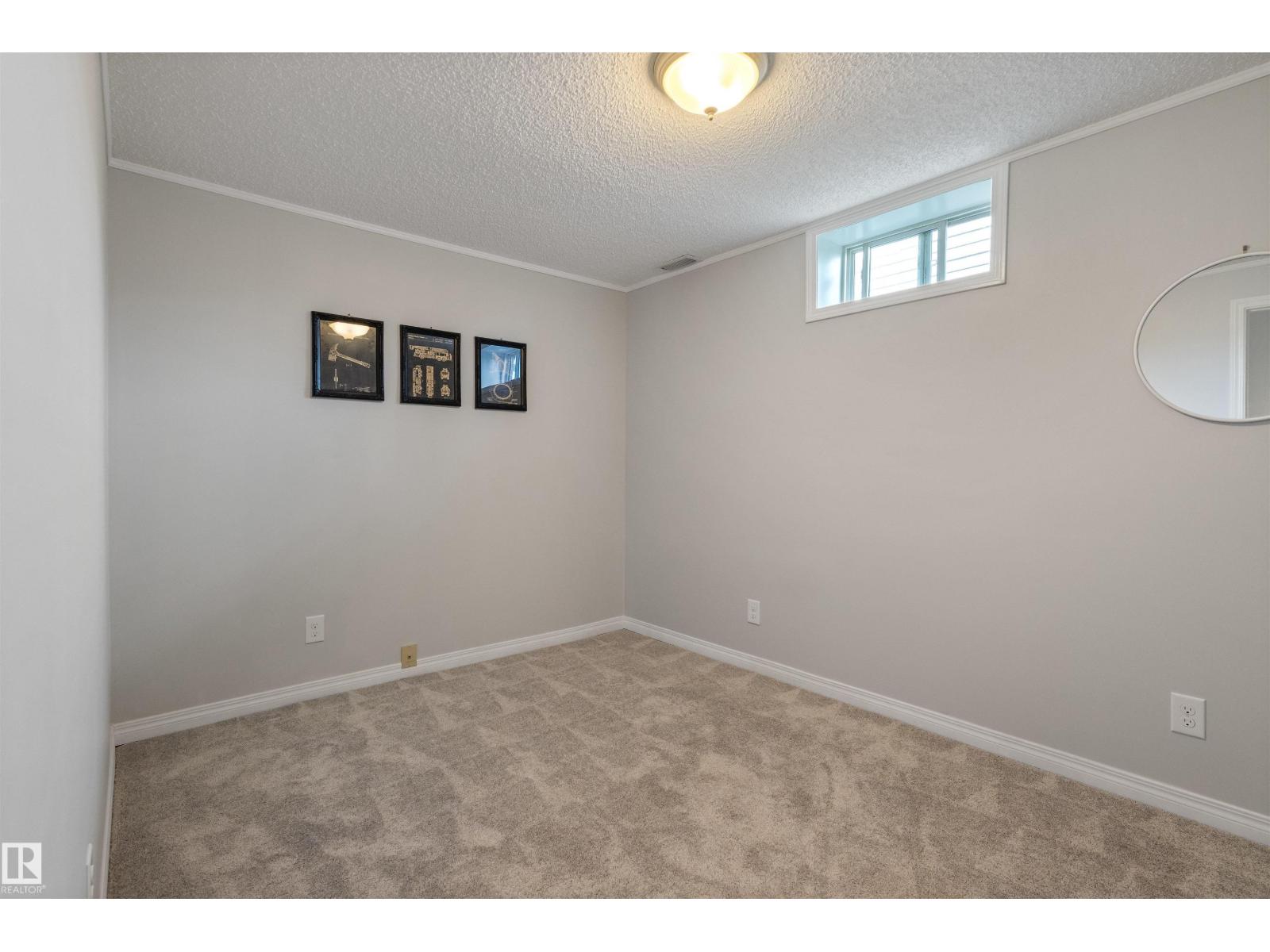 25 AMHERST CR - 33