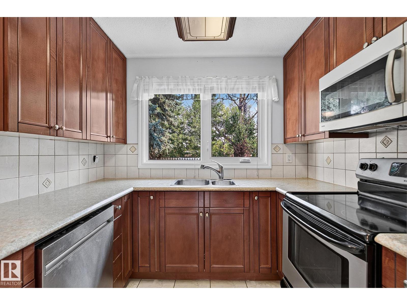 16016 78A AV NW - 11