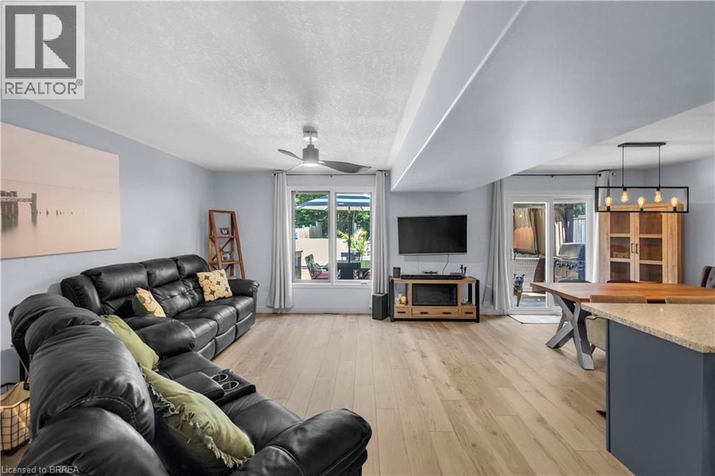 5A GRAND RIVER Avenue - Image 10
