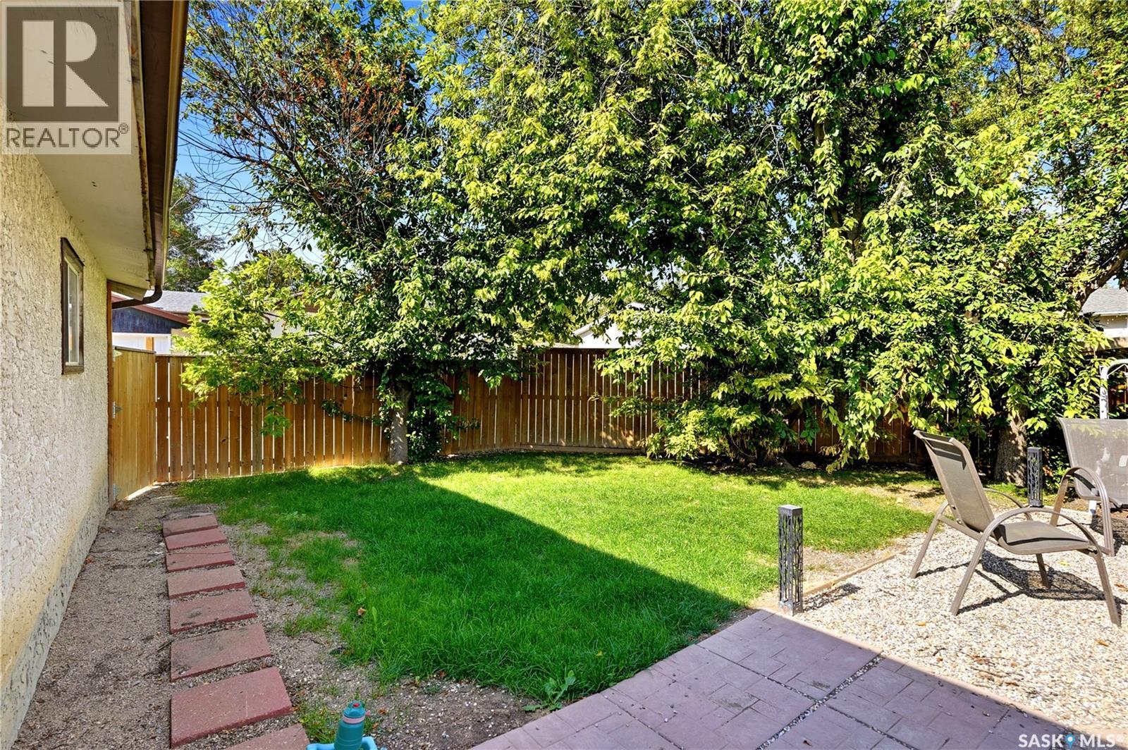 11 McSherry CRESCENT - 35