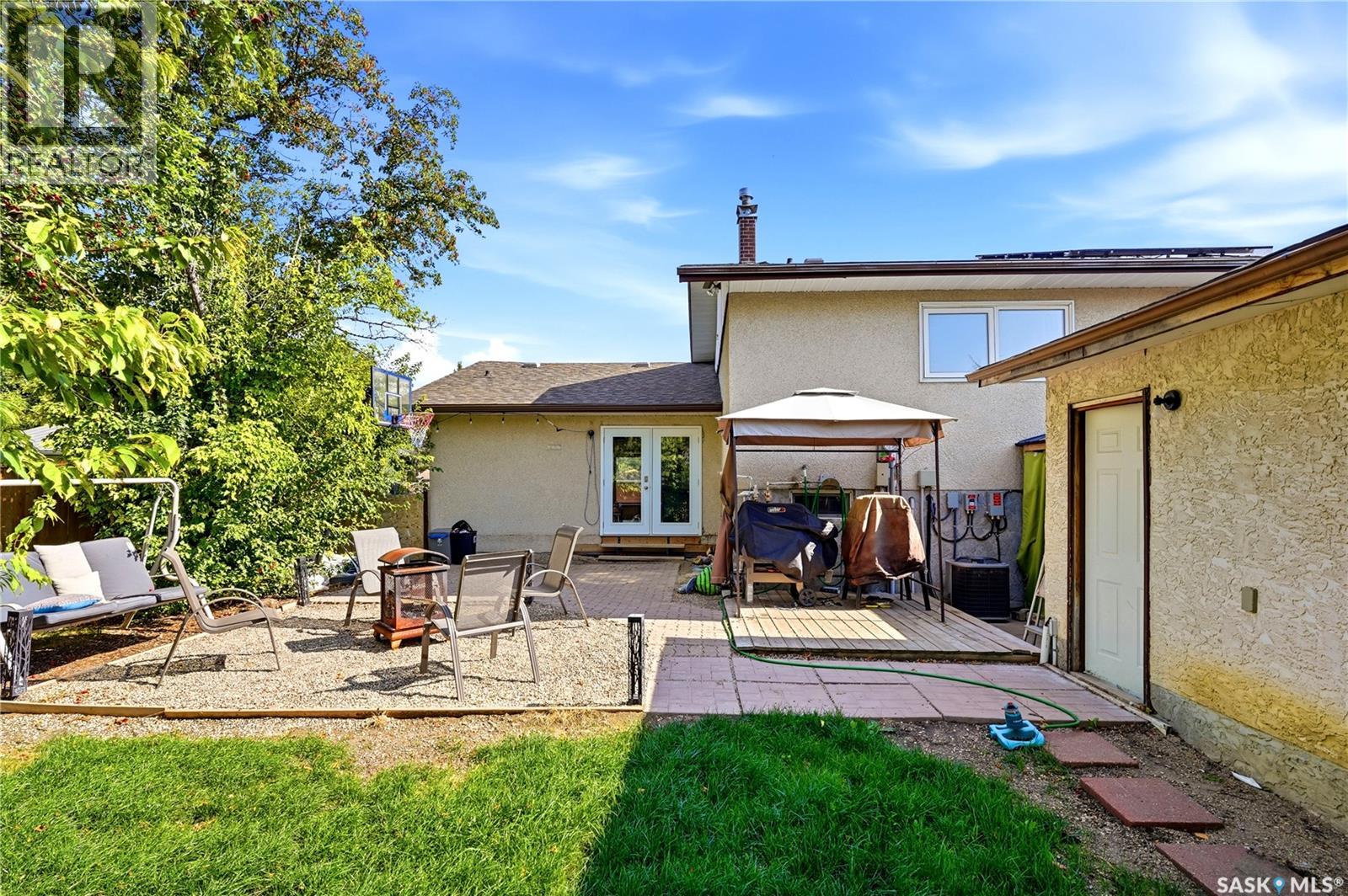 11 McSherry CRESCENT - 36