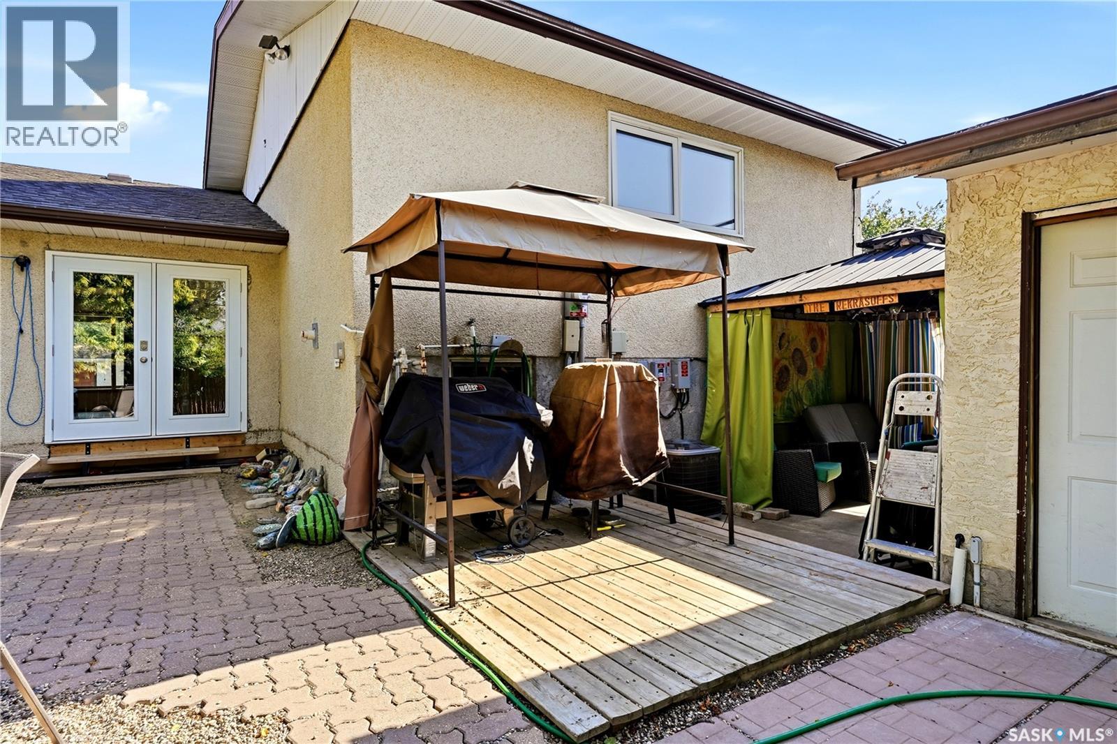 11 McSherry CRESCENT - 37