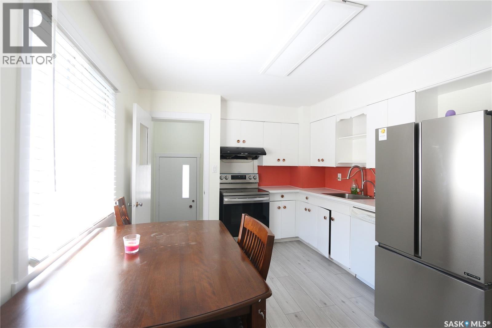 1162 Athol STREET - 12