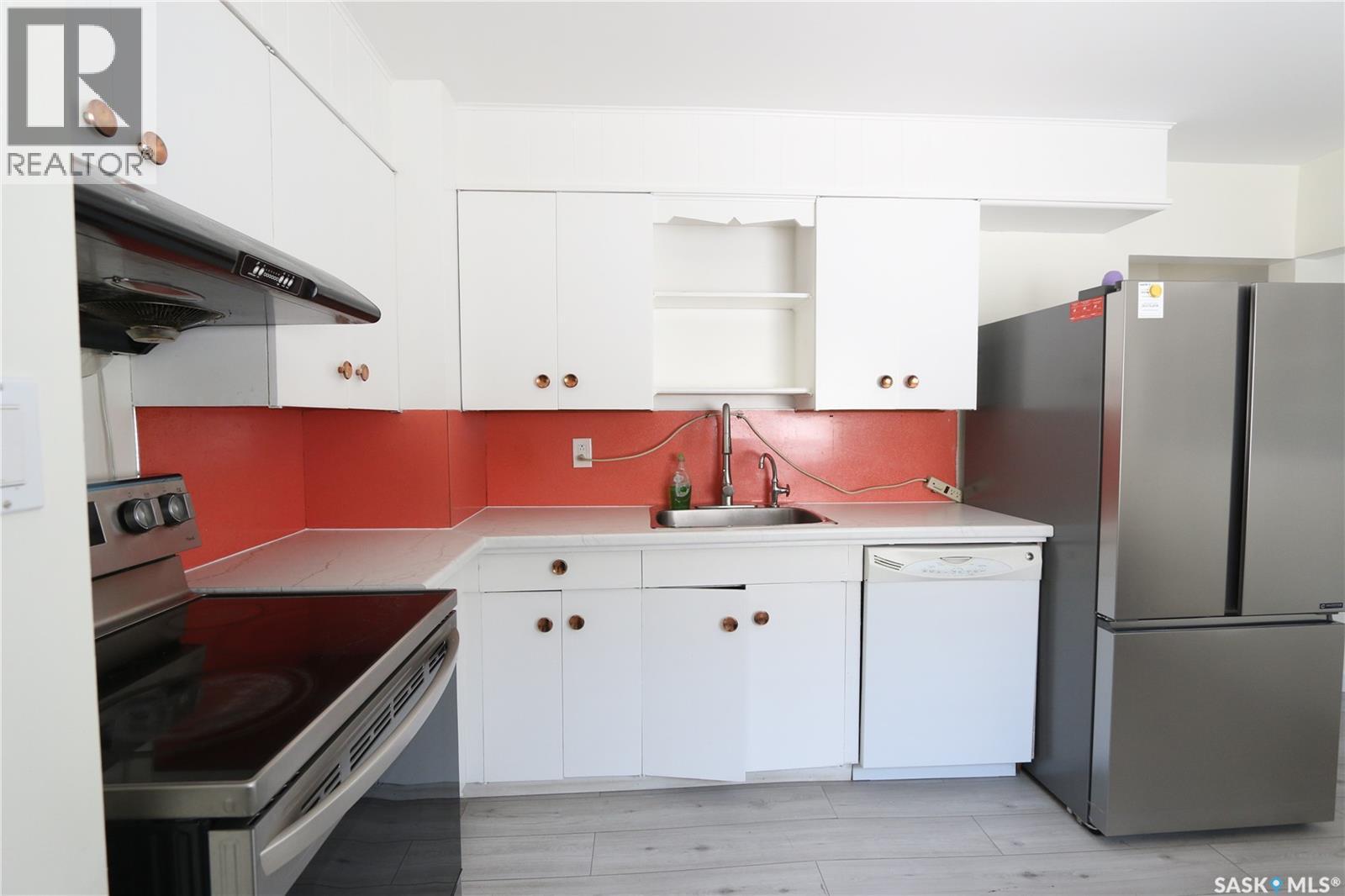 1162 Athol STREET - 14