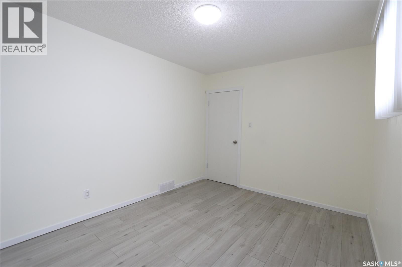 1162 Athol STREET - 21