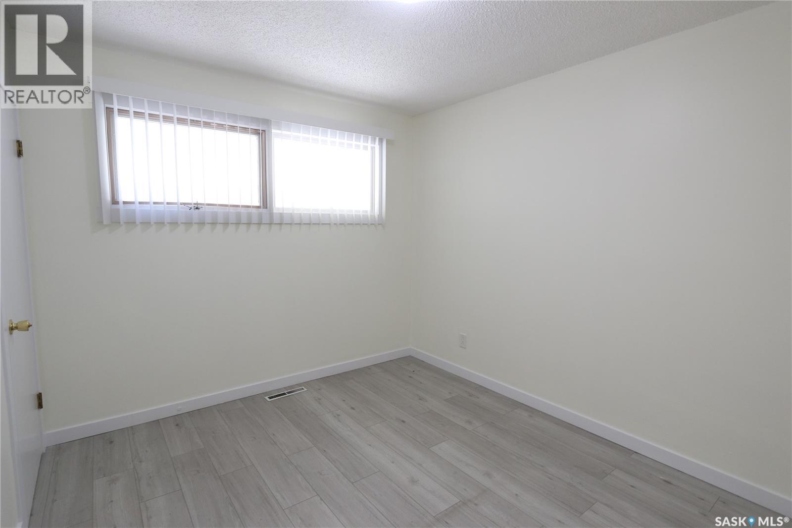 1162 Athol STREET - 25