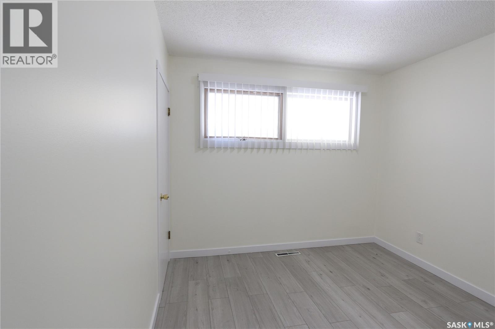 1162 Athol STREET - 26