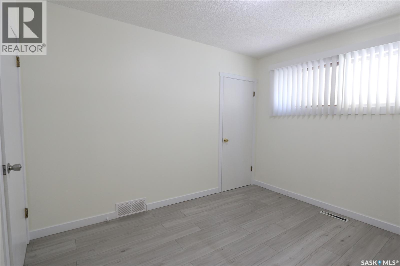 1162 Athol STREET - 29