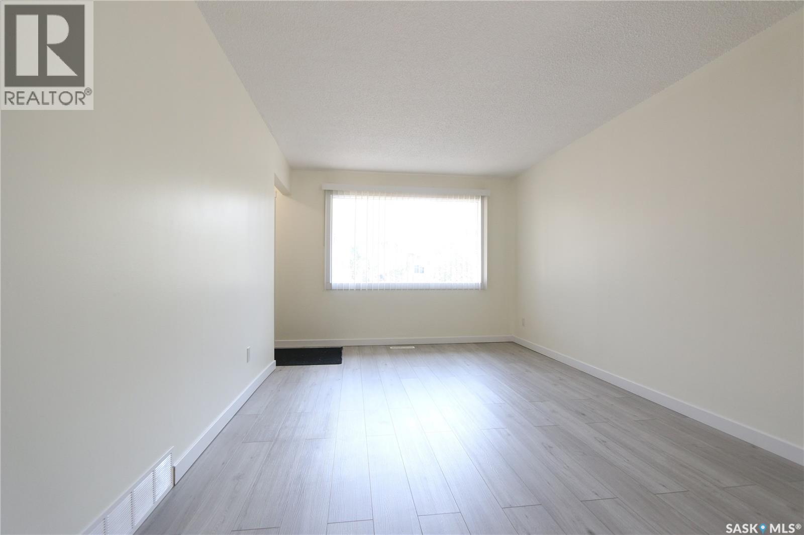 1162 Athol STREET - 6