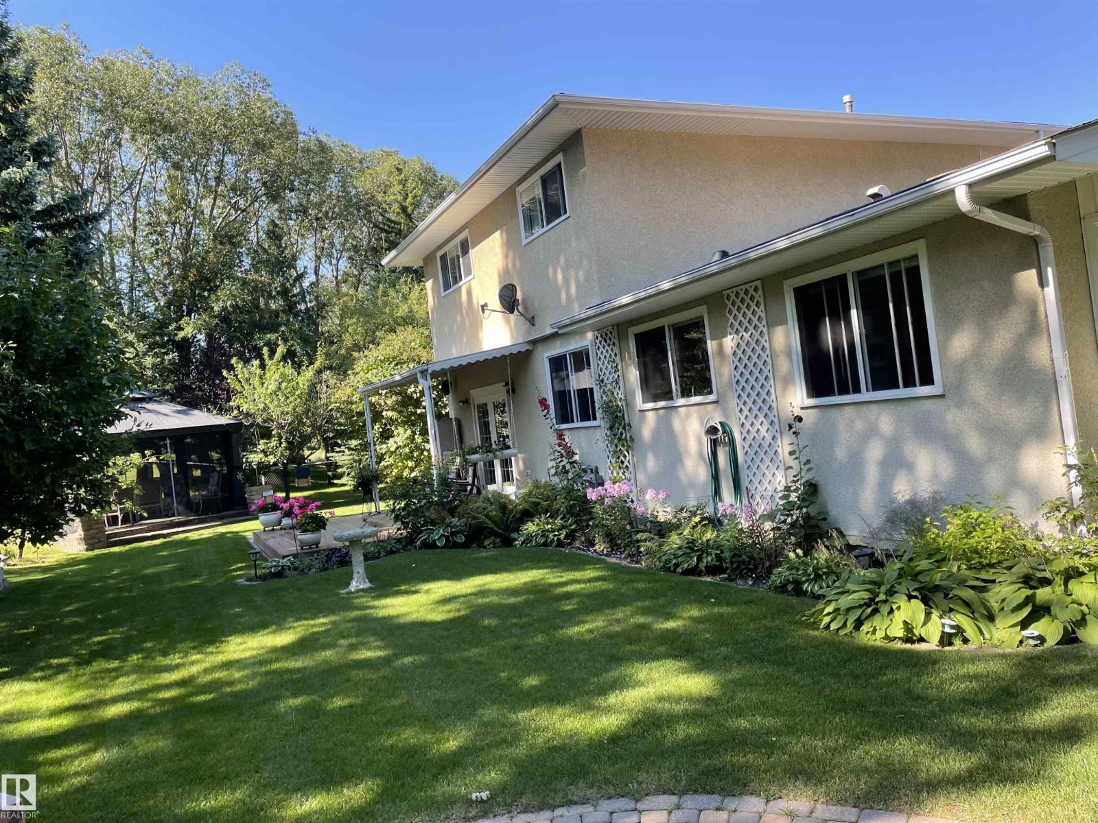 205 MANOR CO, Sherwood Park, Alberta, T8A0S8