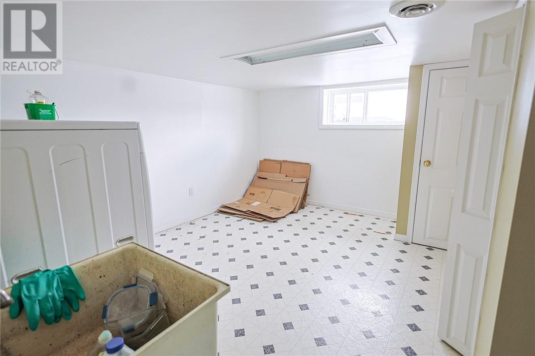 721 Piquette Road — photo 32