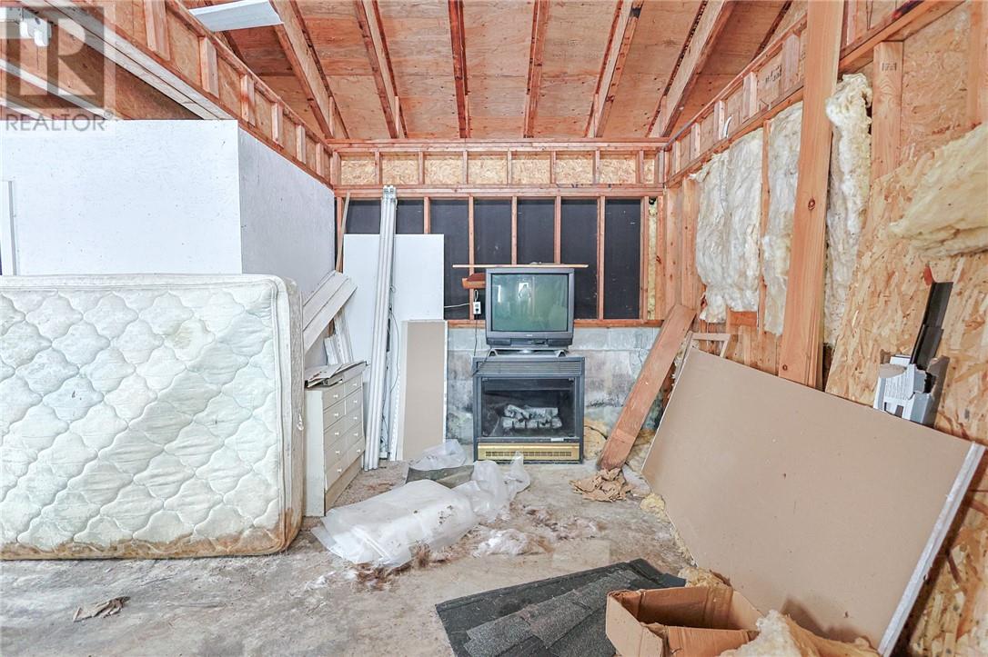 721 Piquette Road — photo 36