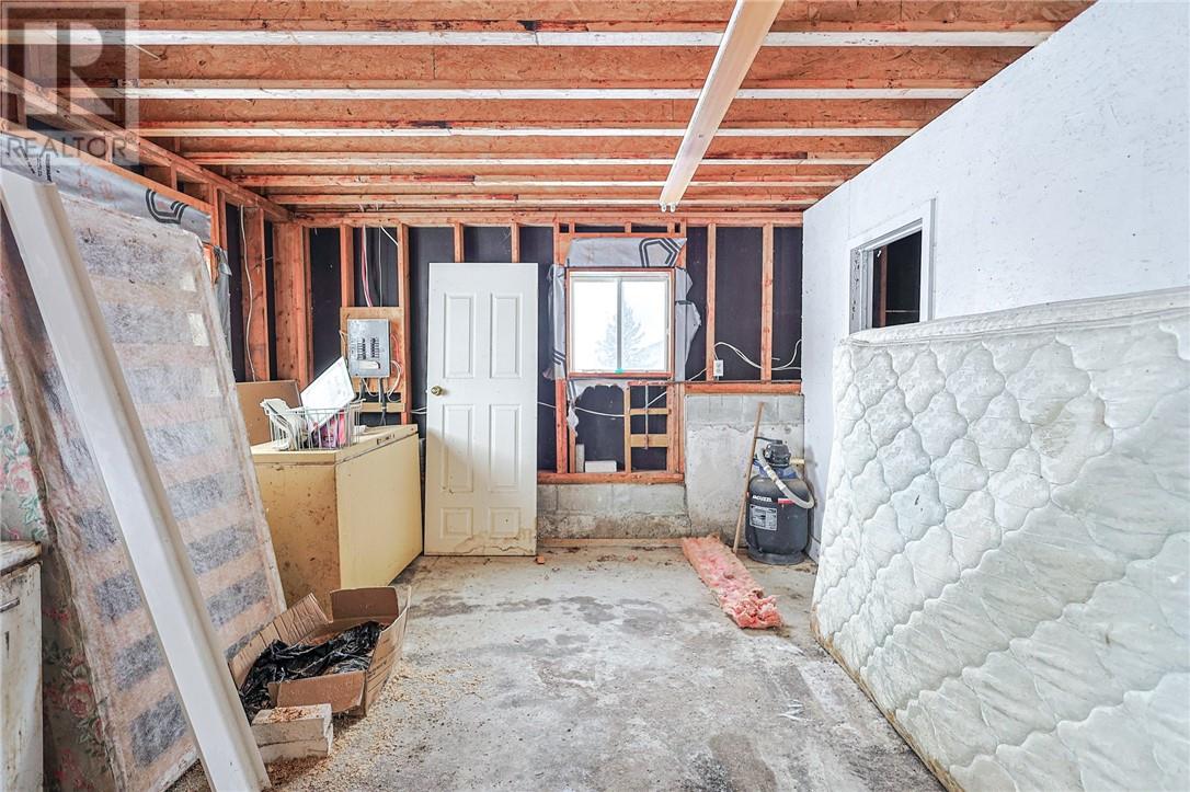 721 Piquette Road — photo 37