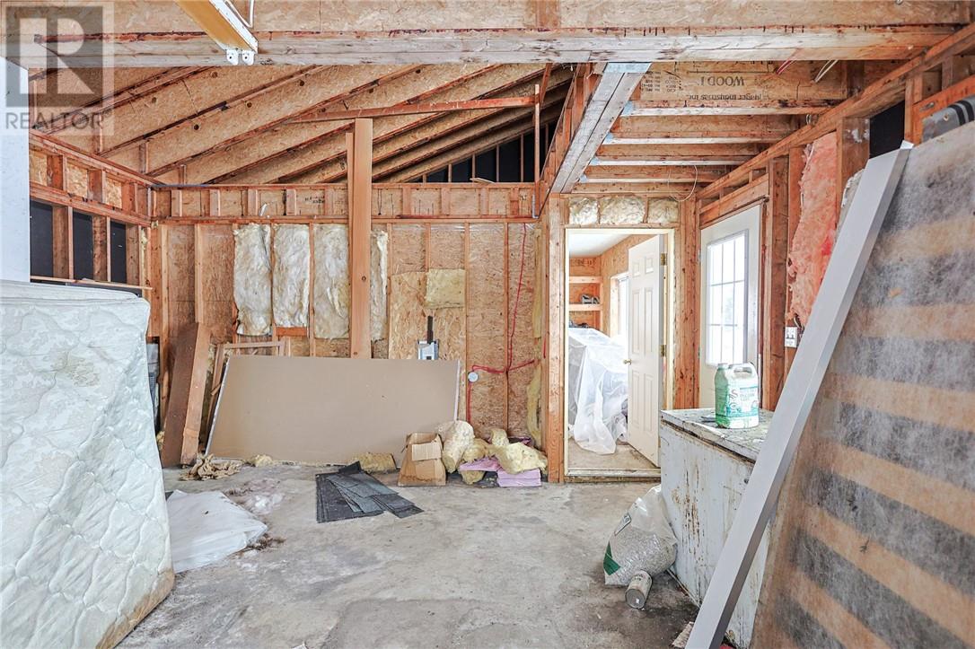 721 Piquette Road — photo 38