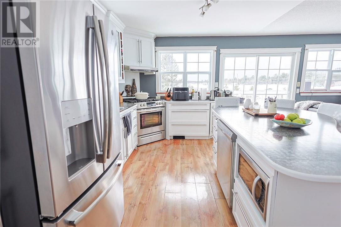 721 Piquette Road, Verner — photo 9