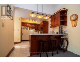 Bathroom - 813 Water Street, Peterborough, ON K9H3N7 Photo 15