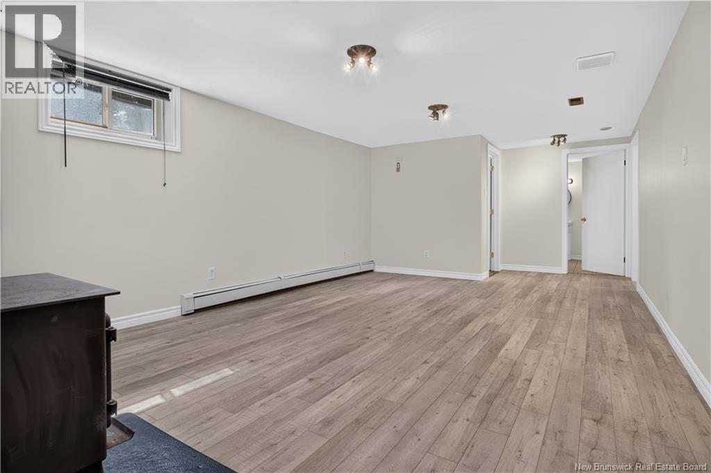 380 Sunset Avenue - Image 27