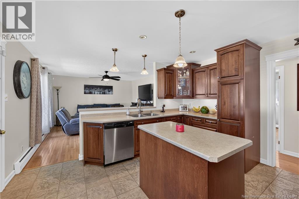 380 Sunset Avenue - Image 11