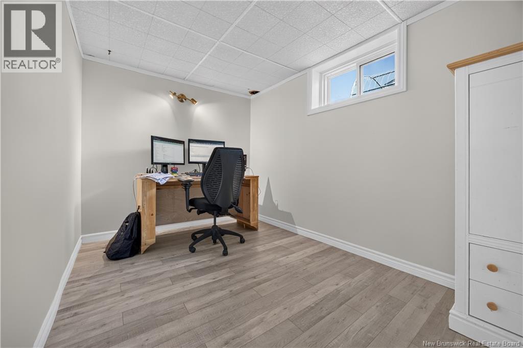 380 Sunset Avenue - Image 30