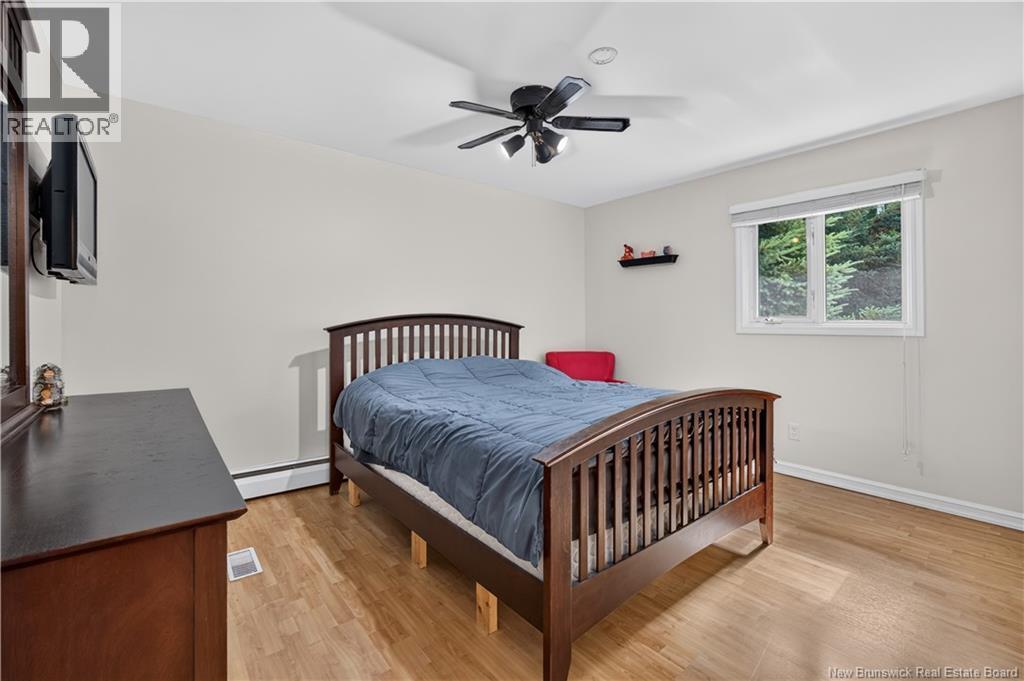 380 Sunset Avenue - Image 15