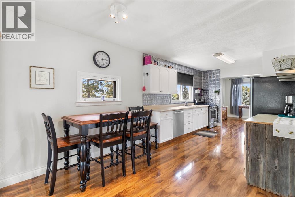 Listing photo – 223 Devilder Avenue, Trochu
