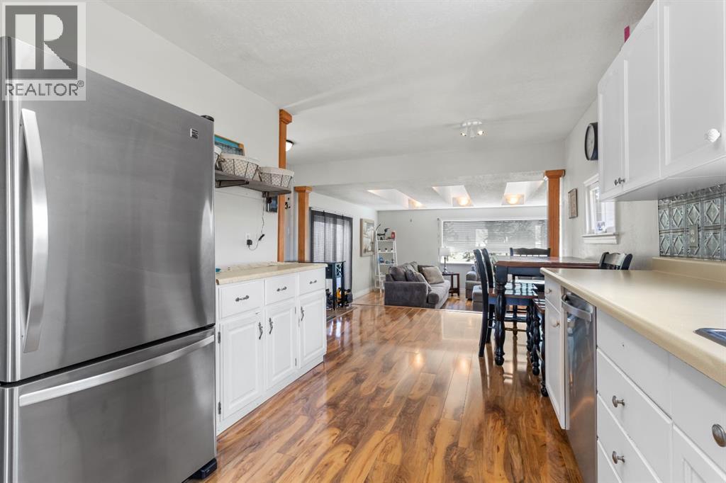 Listing photo – 223 Devilder Avenue, Trochu