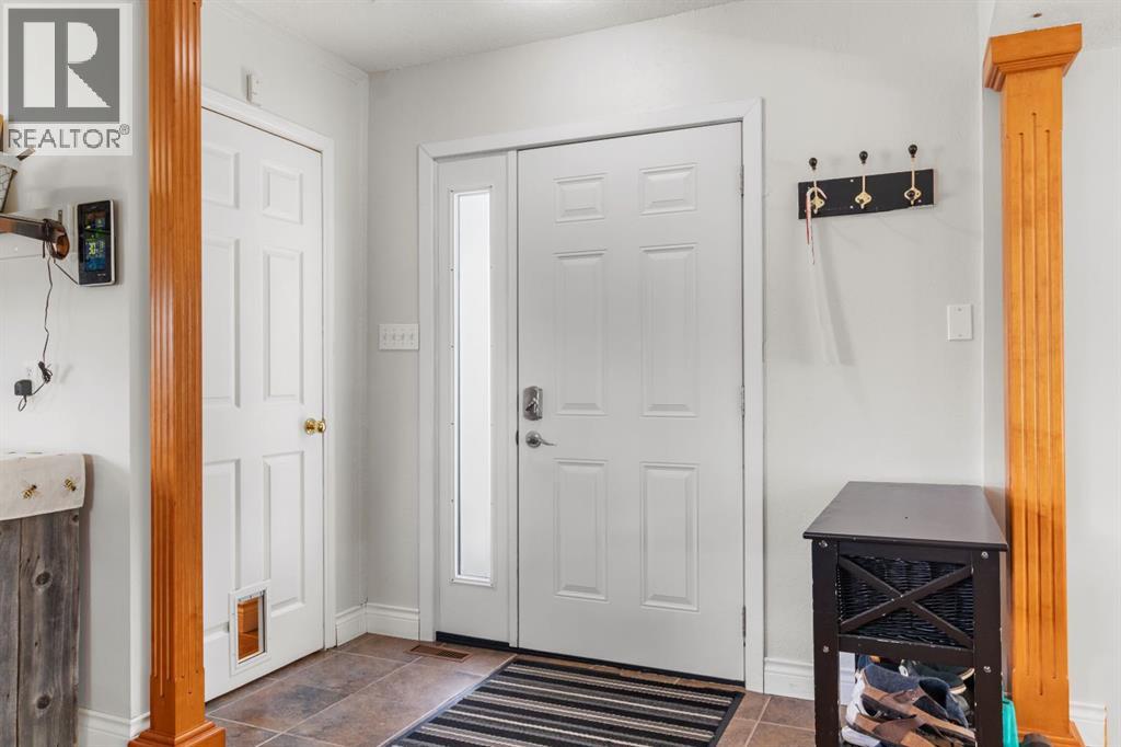 Listing photo – 223 Devilder Avenue, Trochu