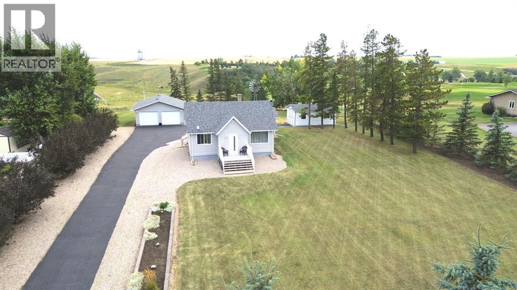 Listing photo – 223 Devilder Avenue, Trochu