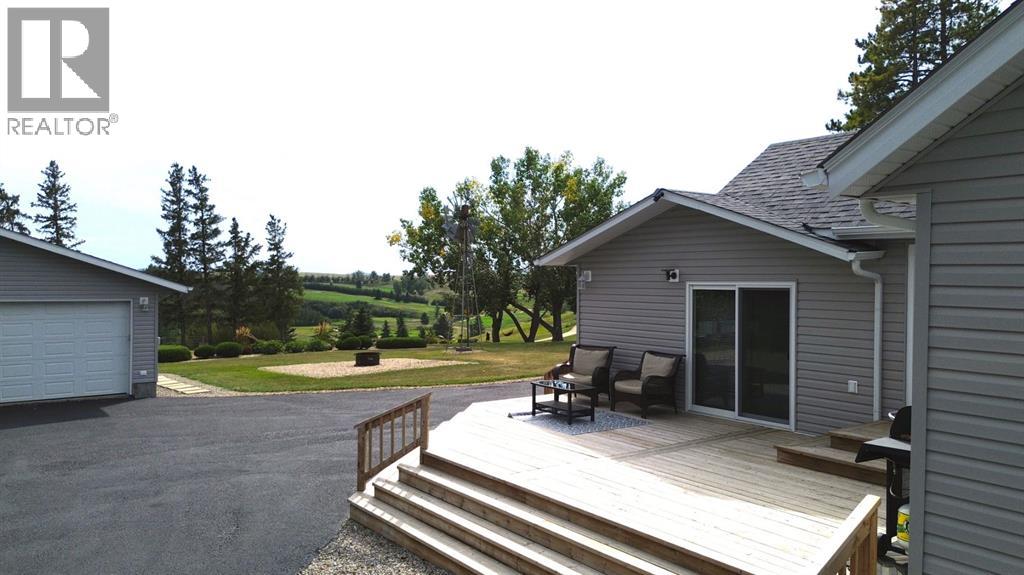 Listing photo – 223 Devilder Avenue, Trochu