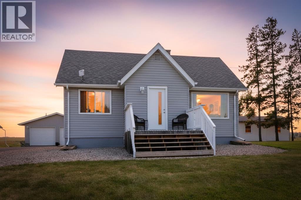 Listing photo – 223 Devilder Avenue, Trochu