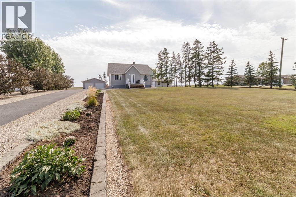 Listing photo – 223 Devilder Avenue, Trochu