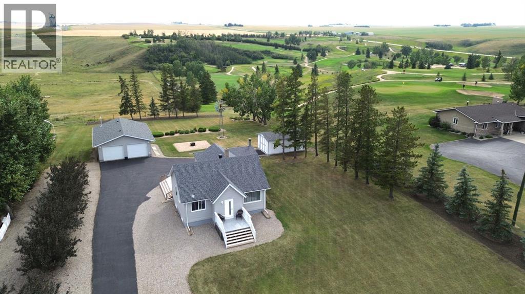 Listing photo – 223 Devilder Avenue, Trochu