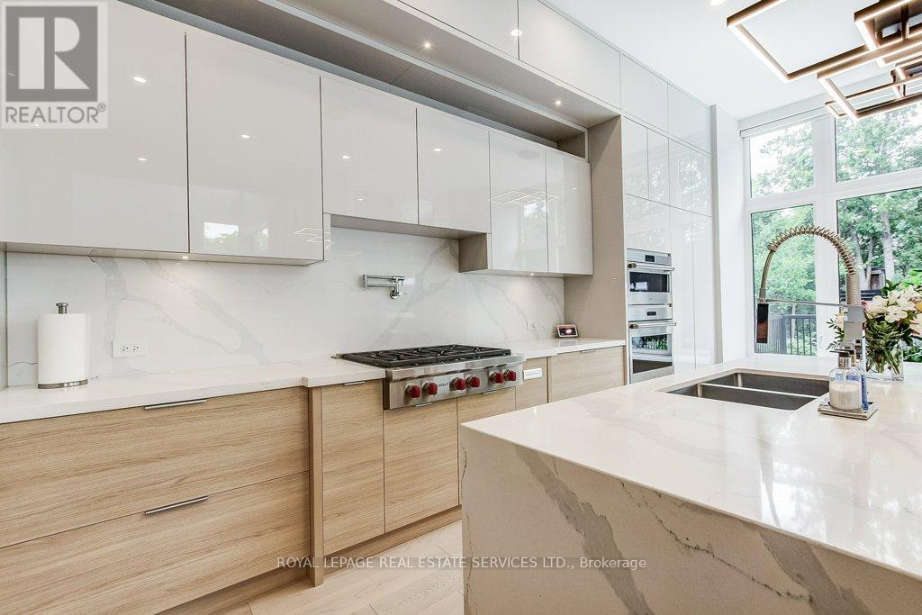 3119 VICTORIA STREET - 11