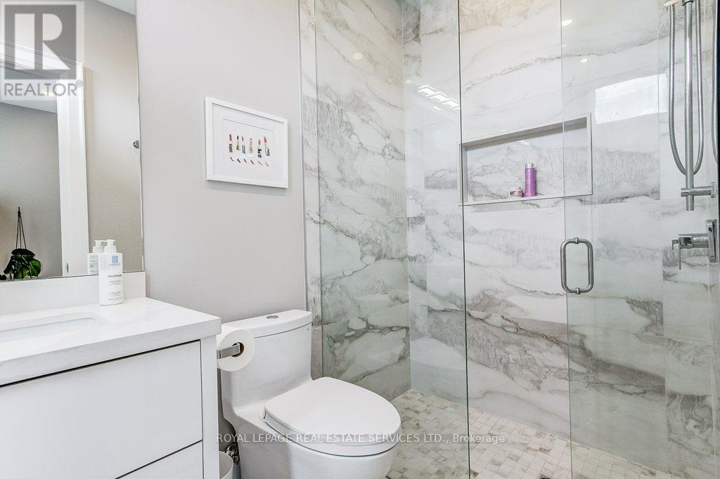 3119 VICTORIA STREET - Image 23