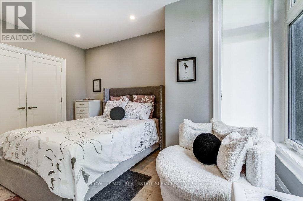3119 VICTORIA STREET - Image 19