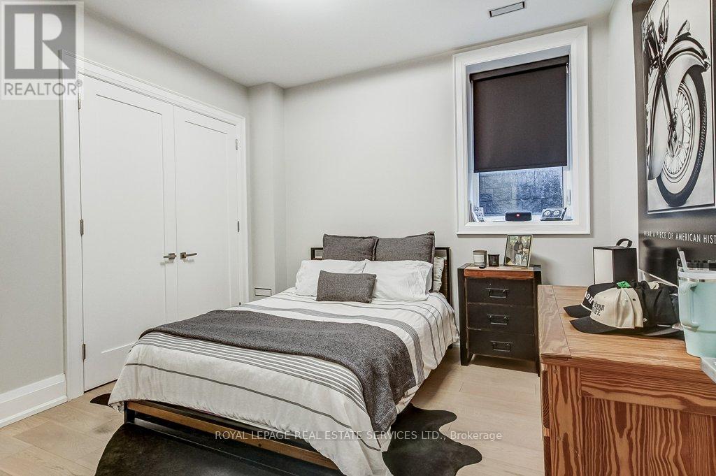 3119 VICTORIA STREET - 26