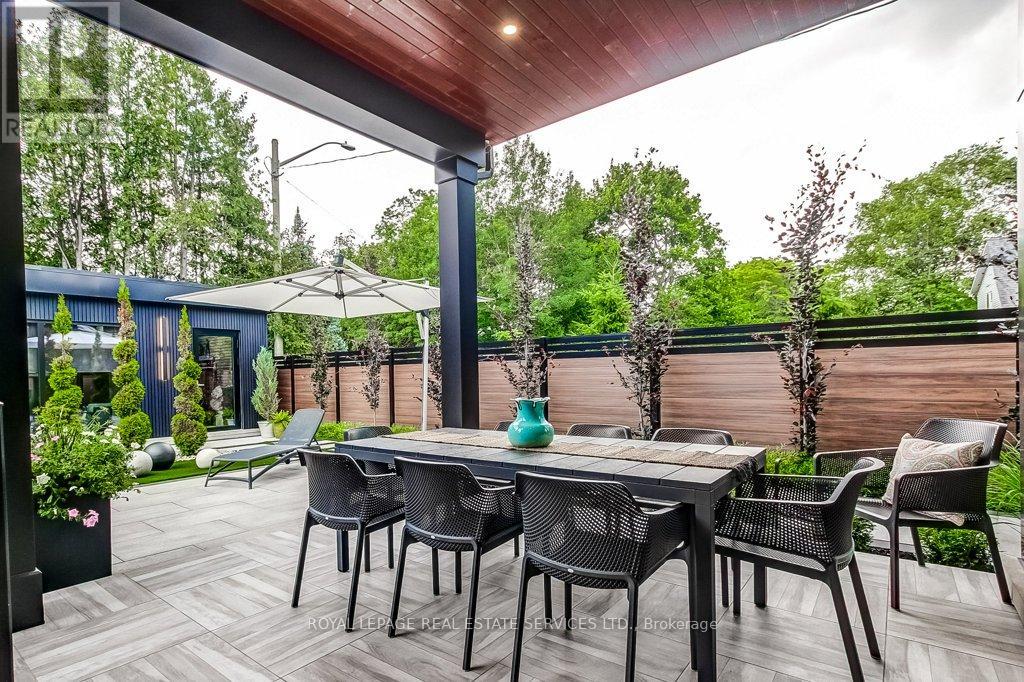3119 VICTORIA STREET - 32