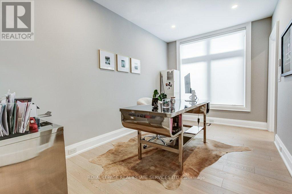 3119 VICTORIA STREET - 22