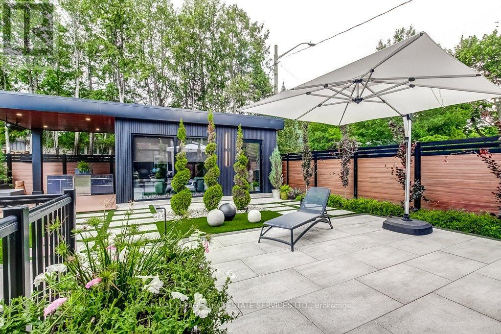 3119 VICTORIA STREET - 33