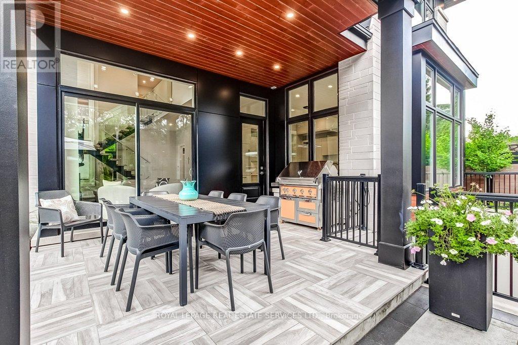 3119 VICTORIA STREET - 31