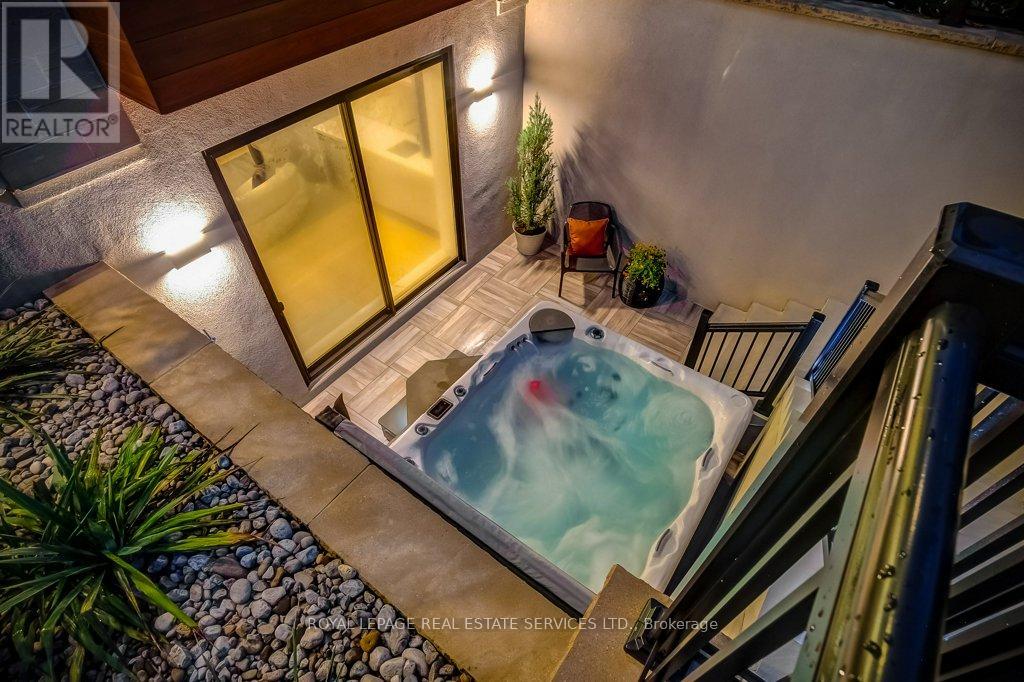 3119 VICTORIA STREET - 41