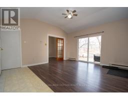 Living room - 11 Argyle Street, Peterborough, ON K9H7M2 Photo 12