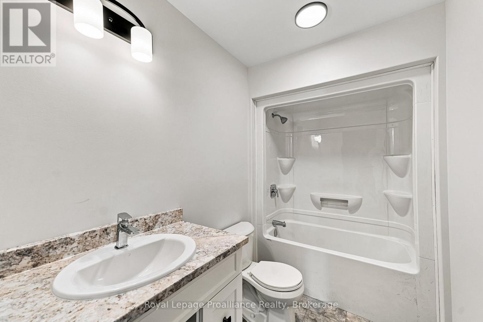 208 HOMEWOOD AVENUE - Image 22