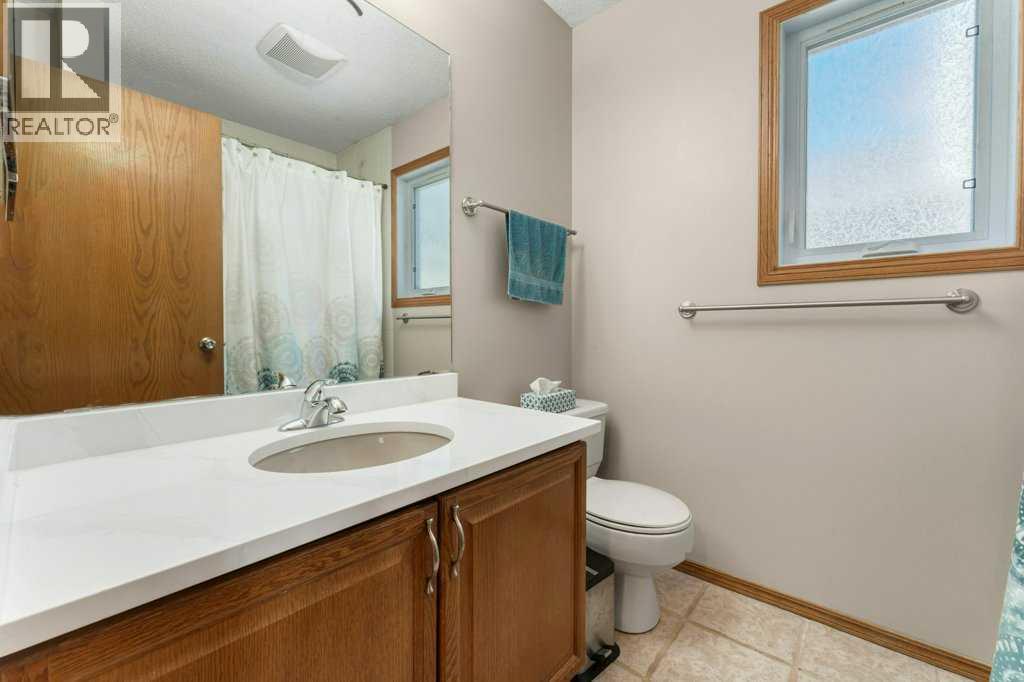 44 Hawkstone Drive NW - 19