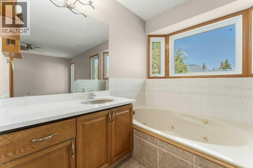 44 Hawkstone Drive NW - 23