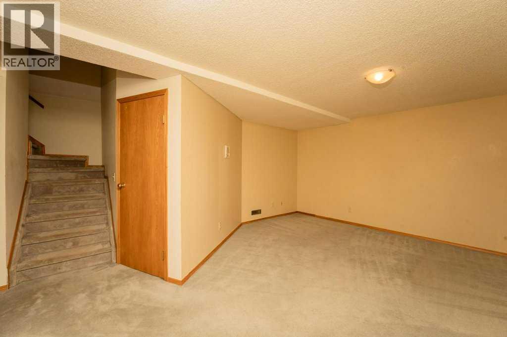 44 Hawkstone Drive NW - 27